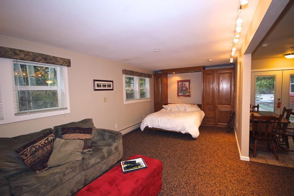Streamside On Fall River Estes Park Exterior photo